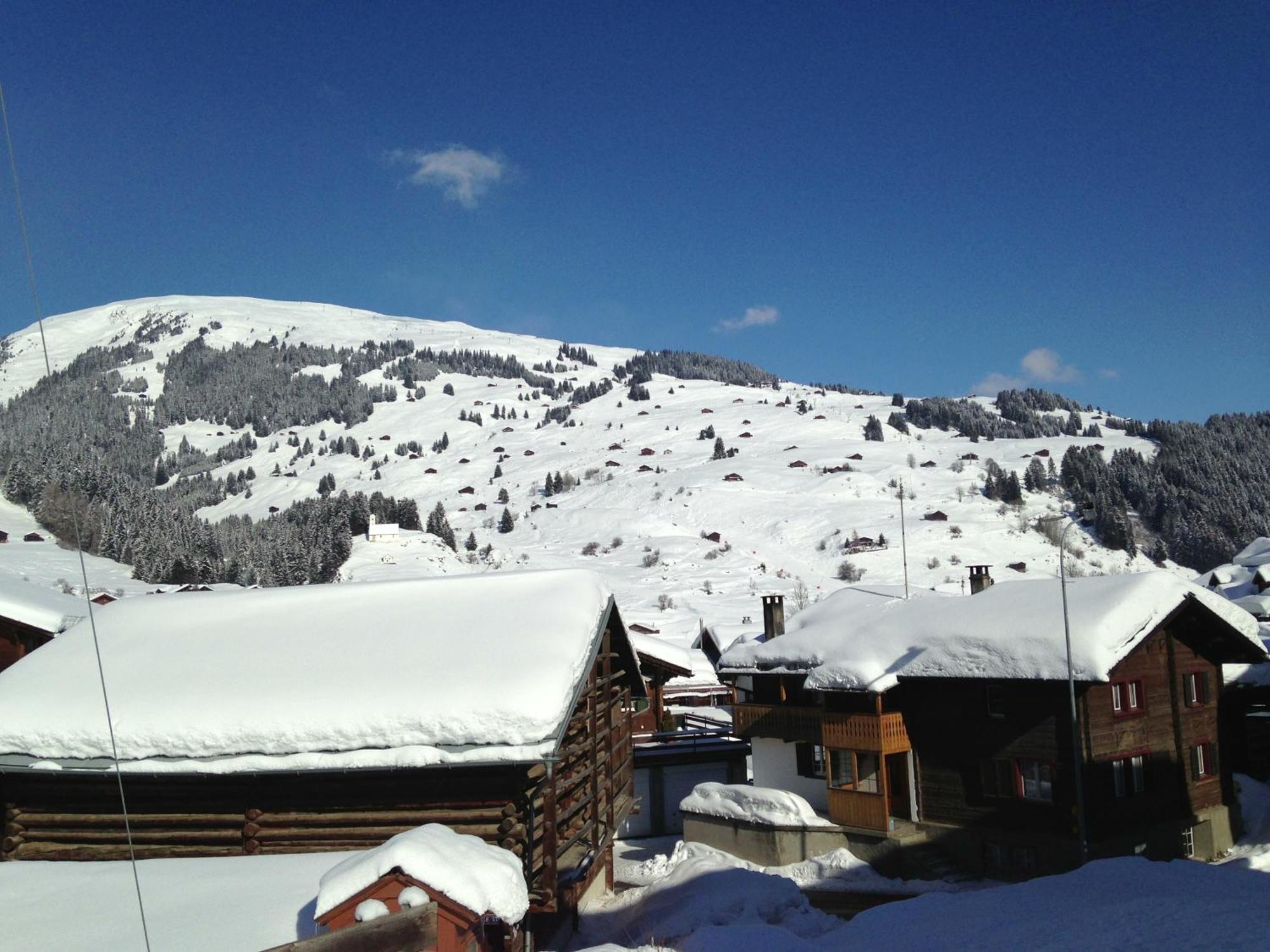 Familienhotel Alpina Breil/Brigels Exterior photo