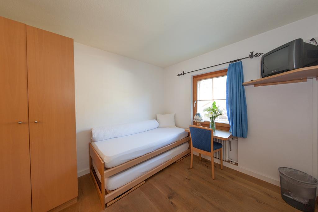 Familienhotel Alpina Breil/Brigels Exterior photo